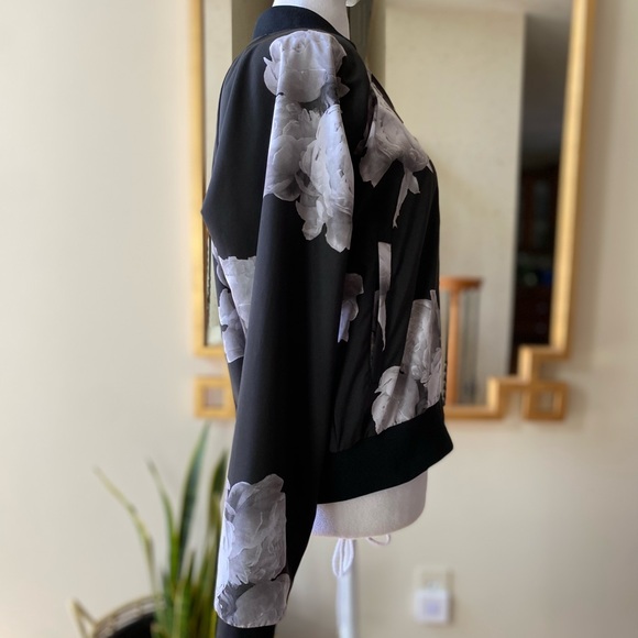 Albion Peony Floral Bomber Jacket medium - Picture 3 of 16